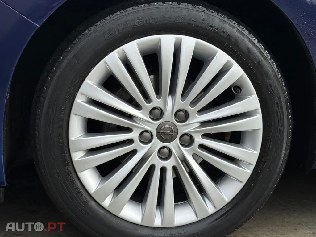 Opel Astra Automático