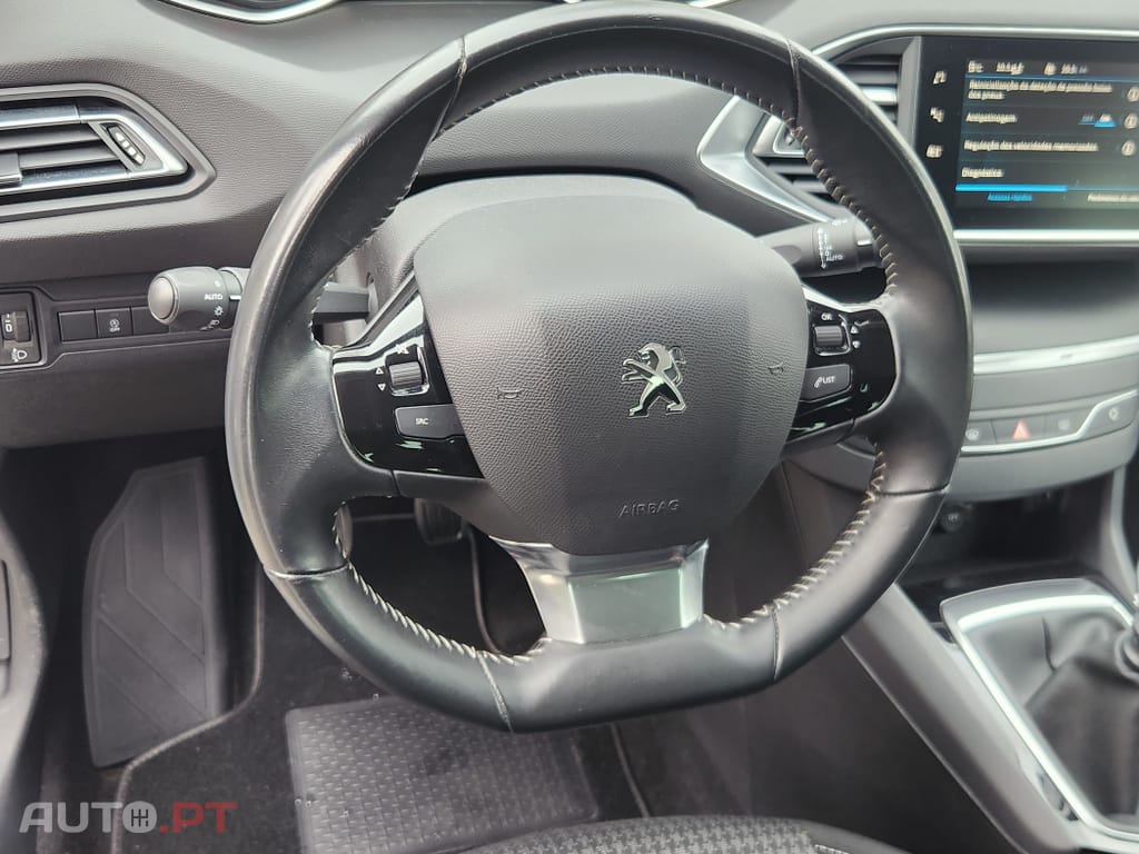 Peugeot 308 1.5 BlueHDi Business Line