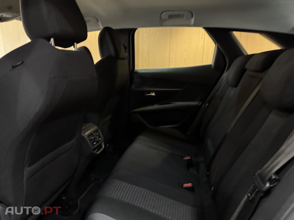 Peugeot 3008 1.5 BlueHDi Active Pack EAT8