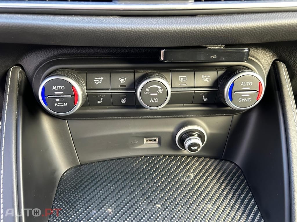 Alfa Romeo Stelvio V6 2.9 Bi-Turbo AT8-Q4 Quadrifoglio