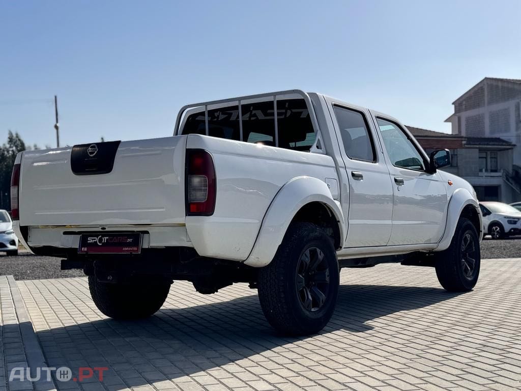 Nissan Pick Up 2.5 TD CD Look Navara