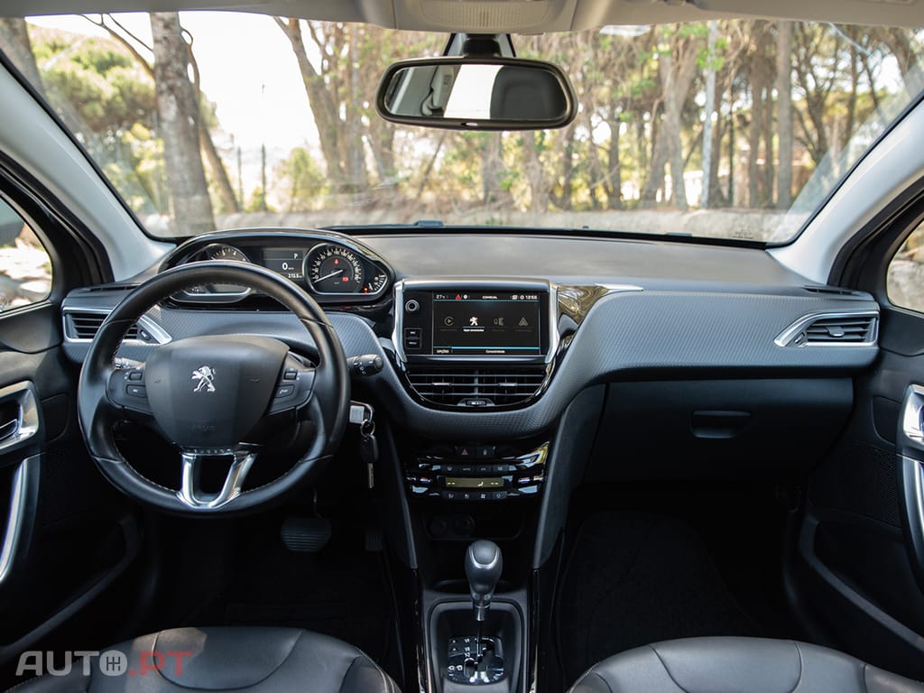 Peugeot 2008 1.2 PureTech Allure EAT6