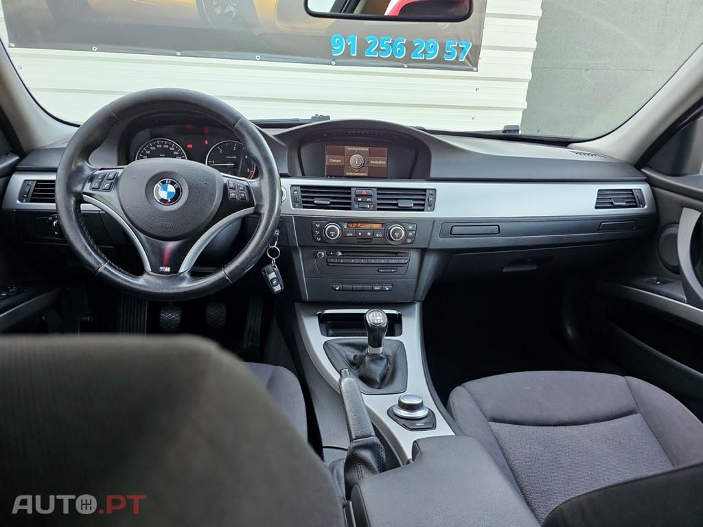 BMW 320 d Touring Navigation Sport