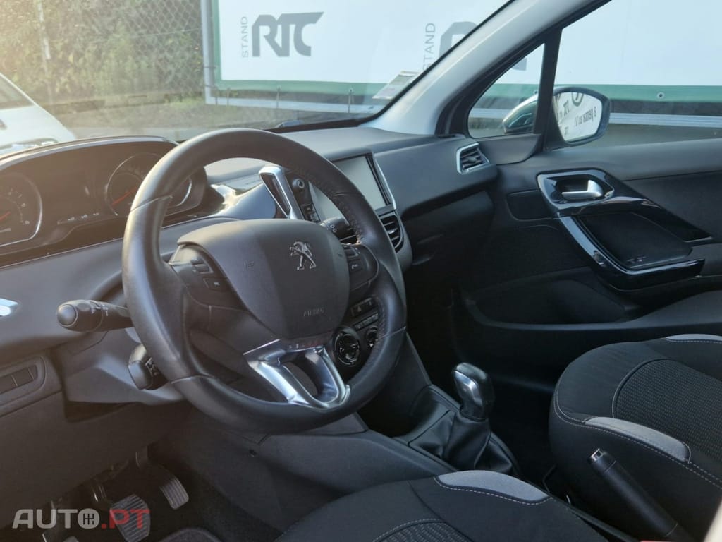 Peugeot 208 1.4 HDi SE Style