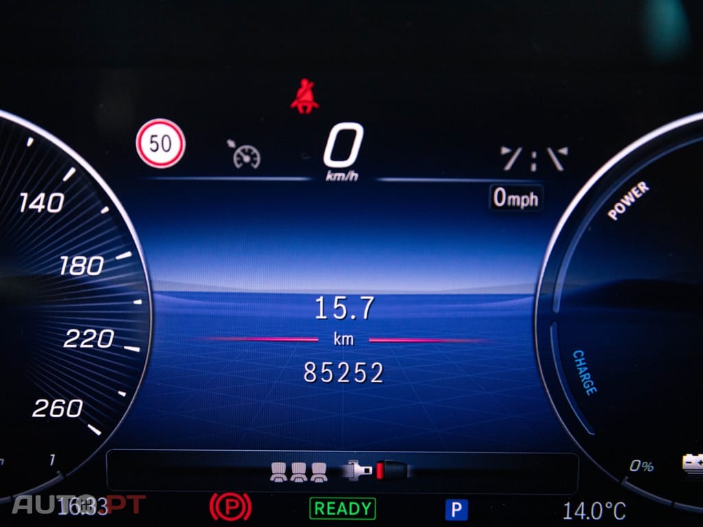 Mercedes-Benz A 250 e AMG Line