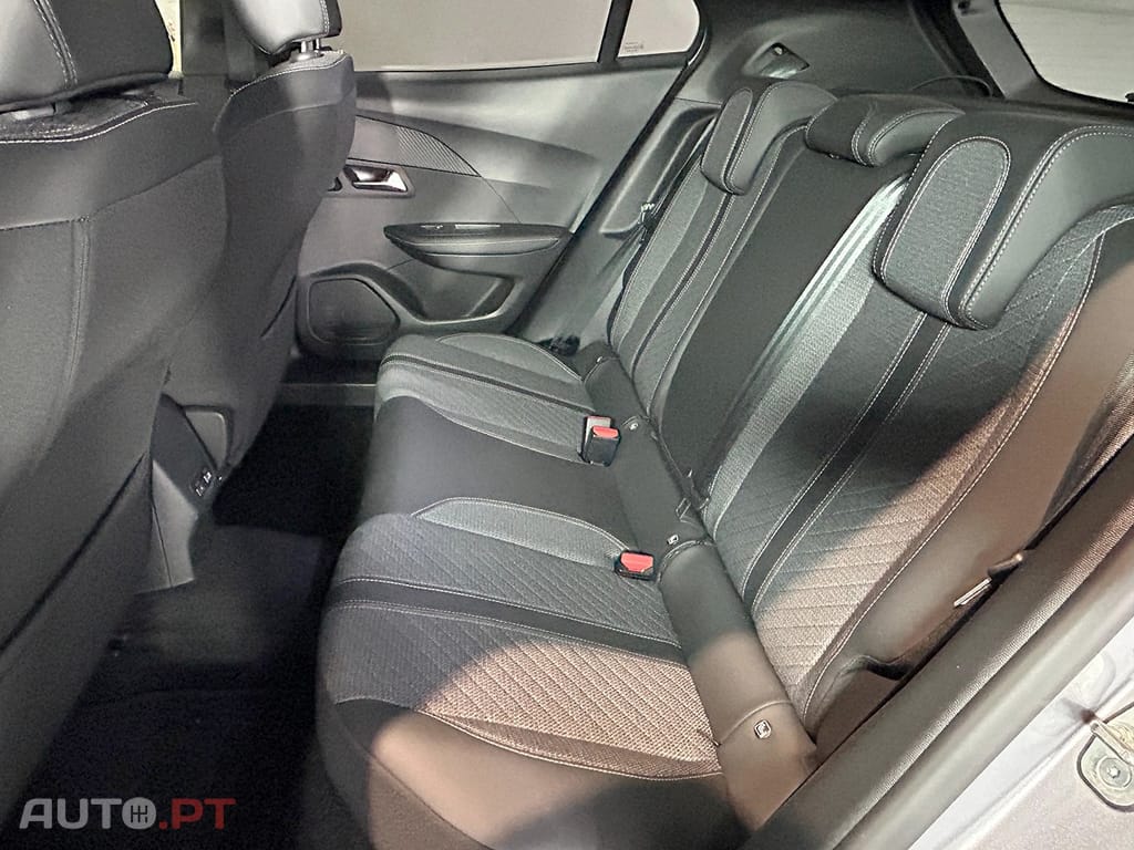 Peugeot 2008 1.2 PureTech Allure