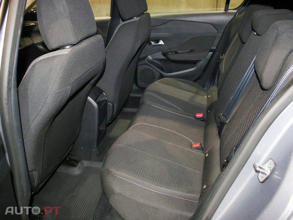 Peugeot 308 PureTech 130 EAT8 Active Pack