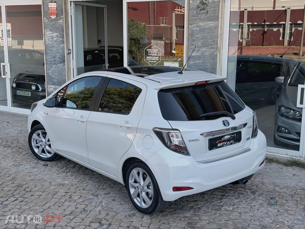 Toyota Yaris 1.5 HSD Comfort +P.Style+Navi