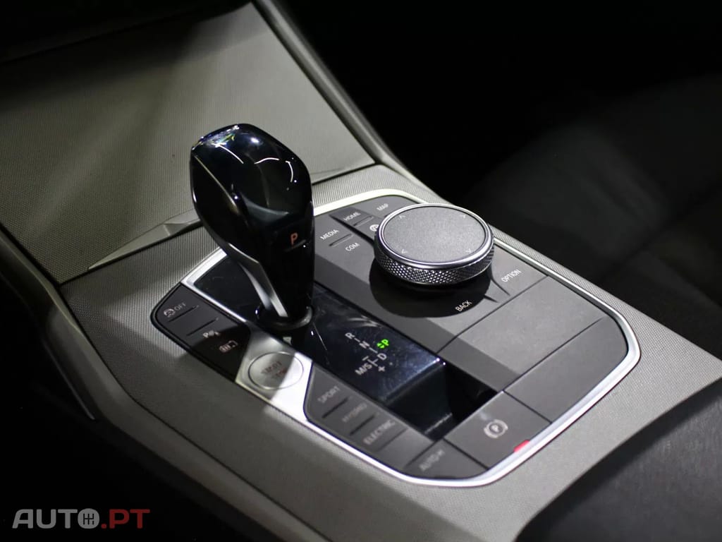BMW 330 Line Luxury Auto
