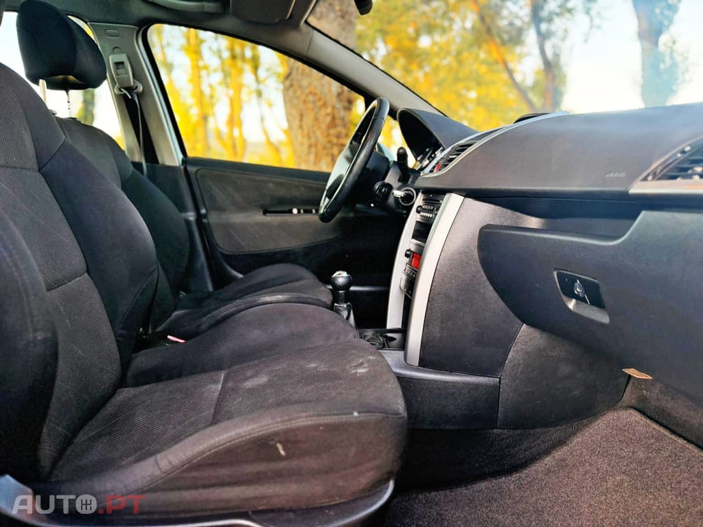 Peugeot 207 SW 1.6 HDi Outdoor FAP