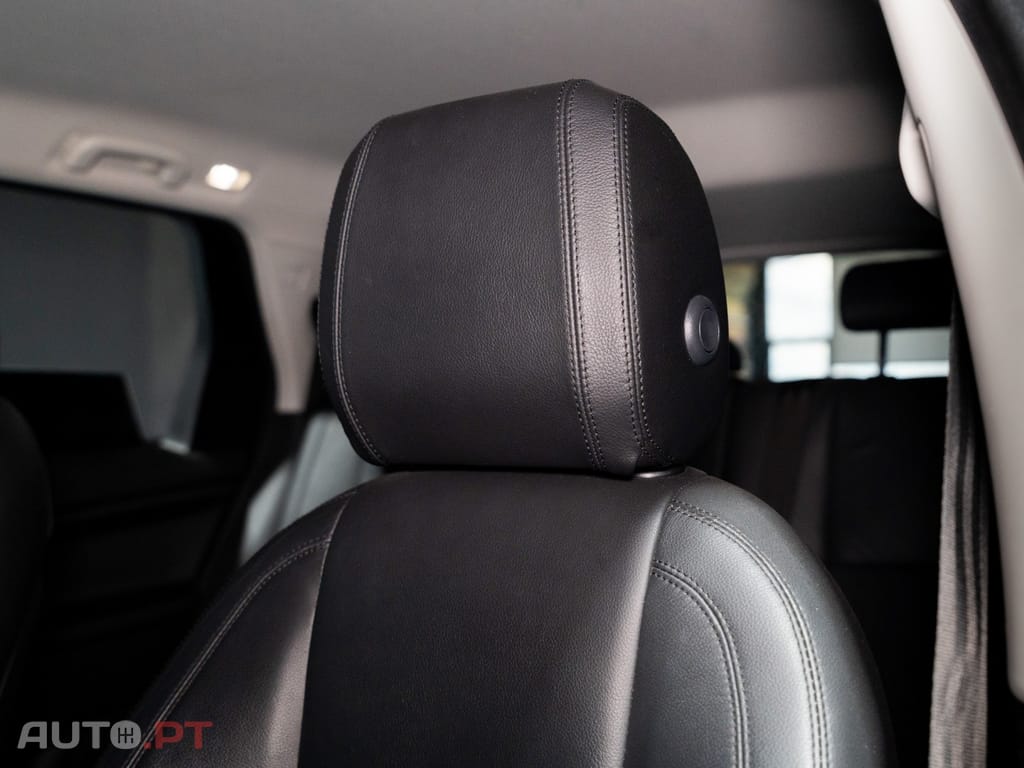 Land Rover Discovery Sport 2.0 D AWD SE