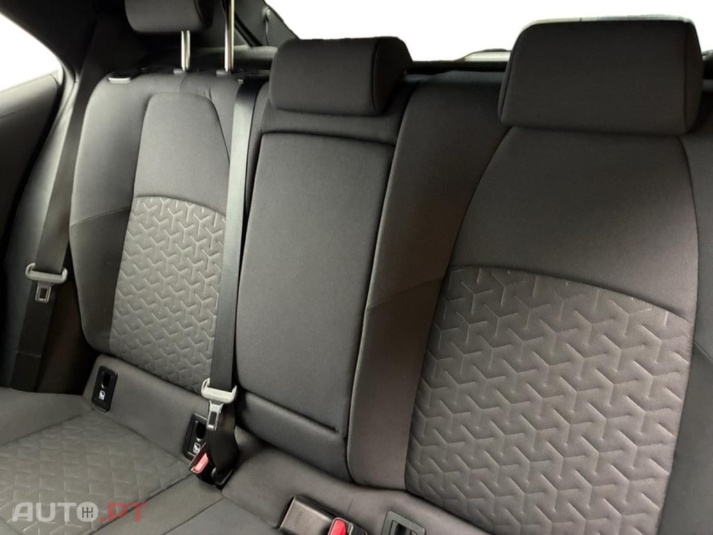 Toyota Corolla Pro 2.0 Hybrid Dynamic Business