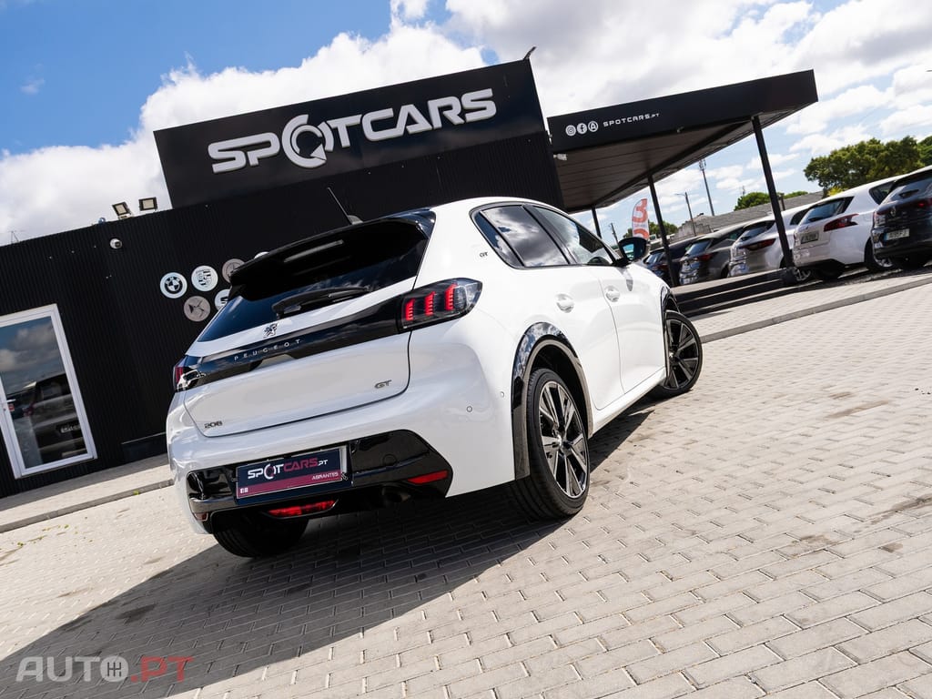 Peugeot 208 1.5 BlueHDi GT — fotografia 9