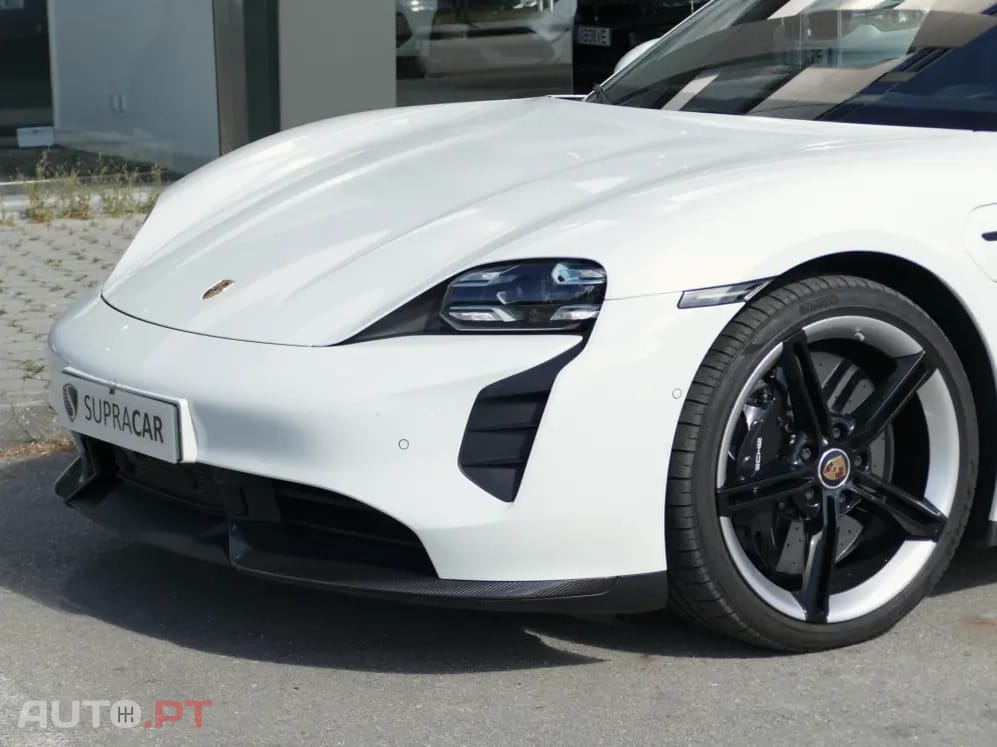 Porsche Taycan Turbo S — fotografia 3