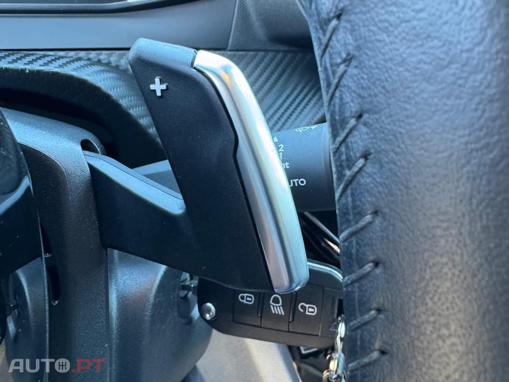 Peugeot 208 1.2 Hybrid Allure e-DCS6