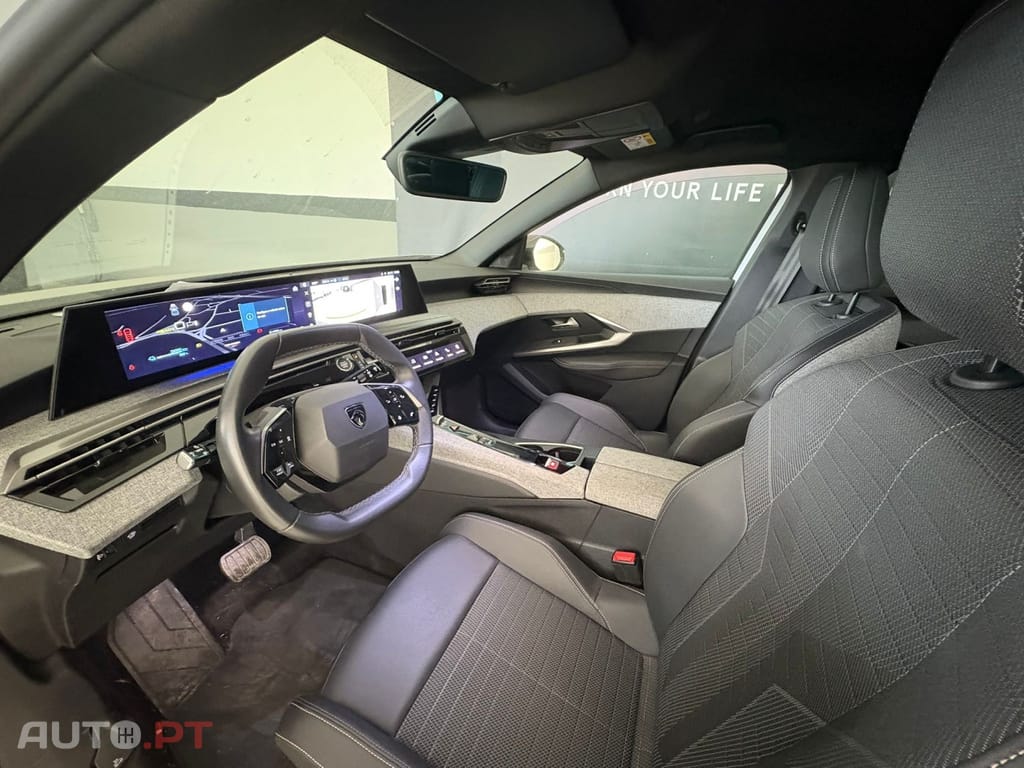 Peugeot E-5008 73 kWh Allure