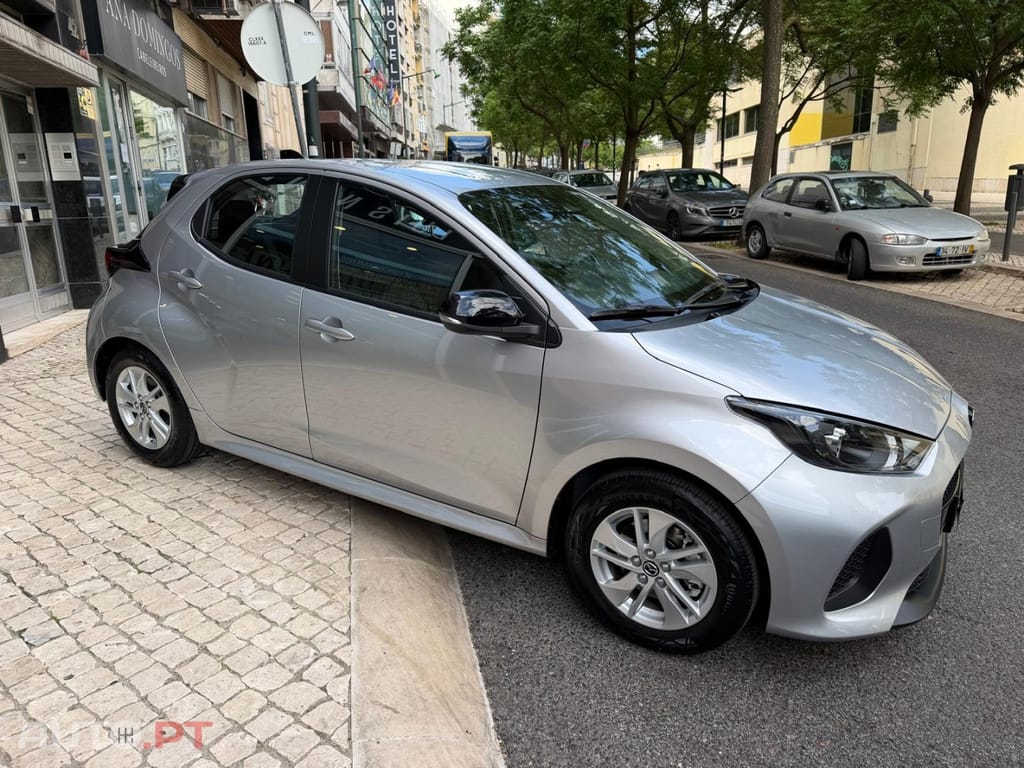 Mazda 2 1.5 L Hybrid VVT-i Centre-Line