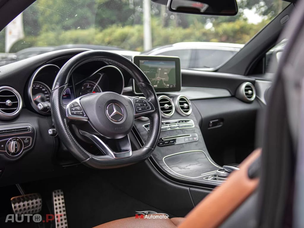 Mercedes-Benz C 220 D Coupé AMG Line 9G-Tronic