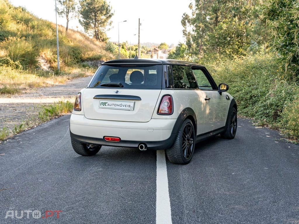 MINI Cooper Cooper D
