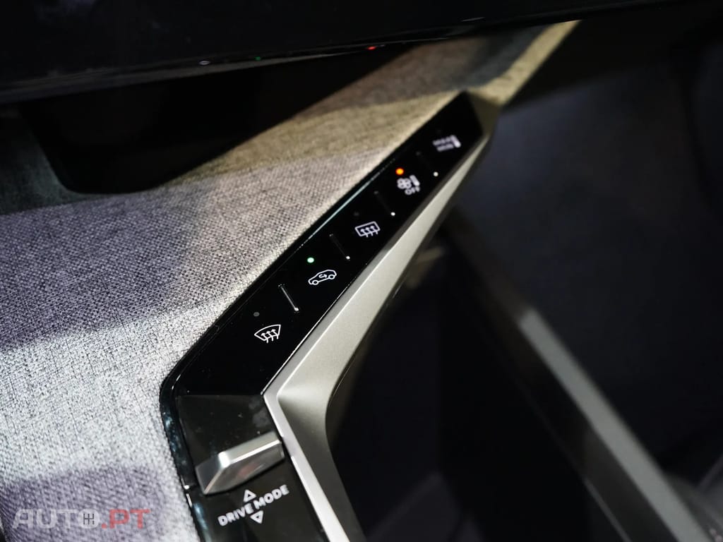 Peugeot 3008 1.2 Hybrid Allure e-DCS6