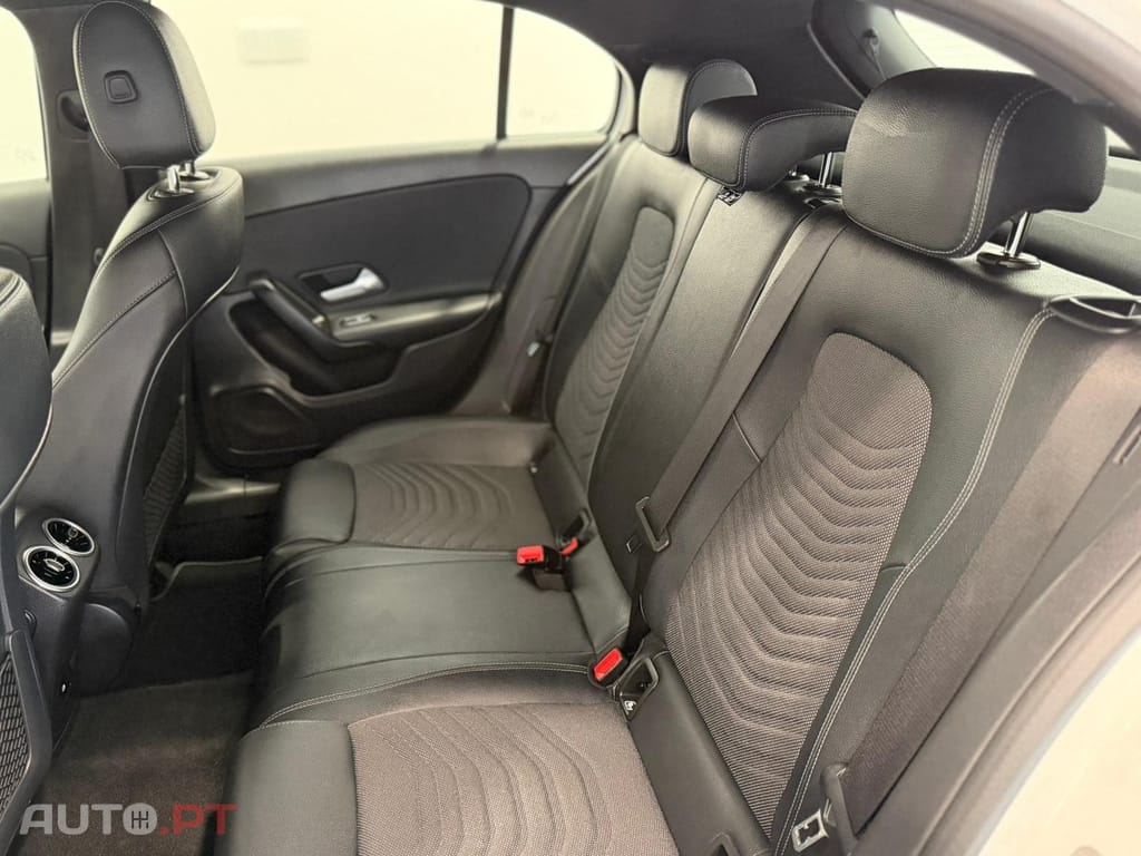 Mercedes-Benz A 200 Outro