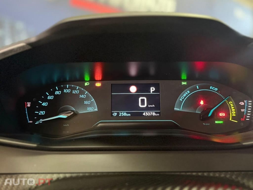 Peugeot E-2008 50 kWh Active