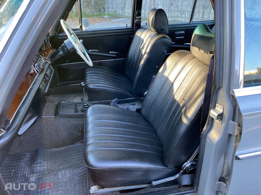 Mercedes-Benz 280 S (RHD)
