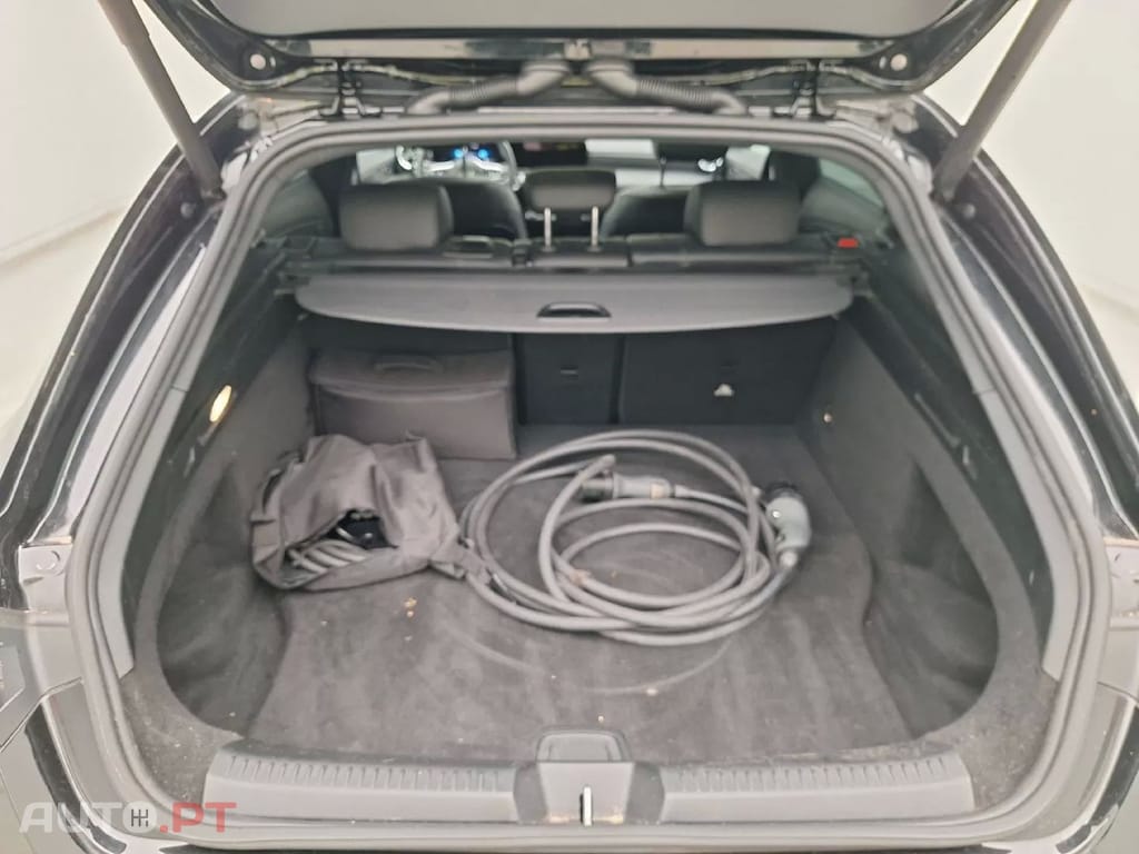 Mercedes-Benz CLA 250 250e Luxury