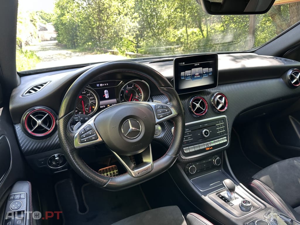 Mercedes-Benz A 45 AMG 4Matic Speedshift 7G-DCT