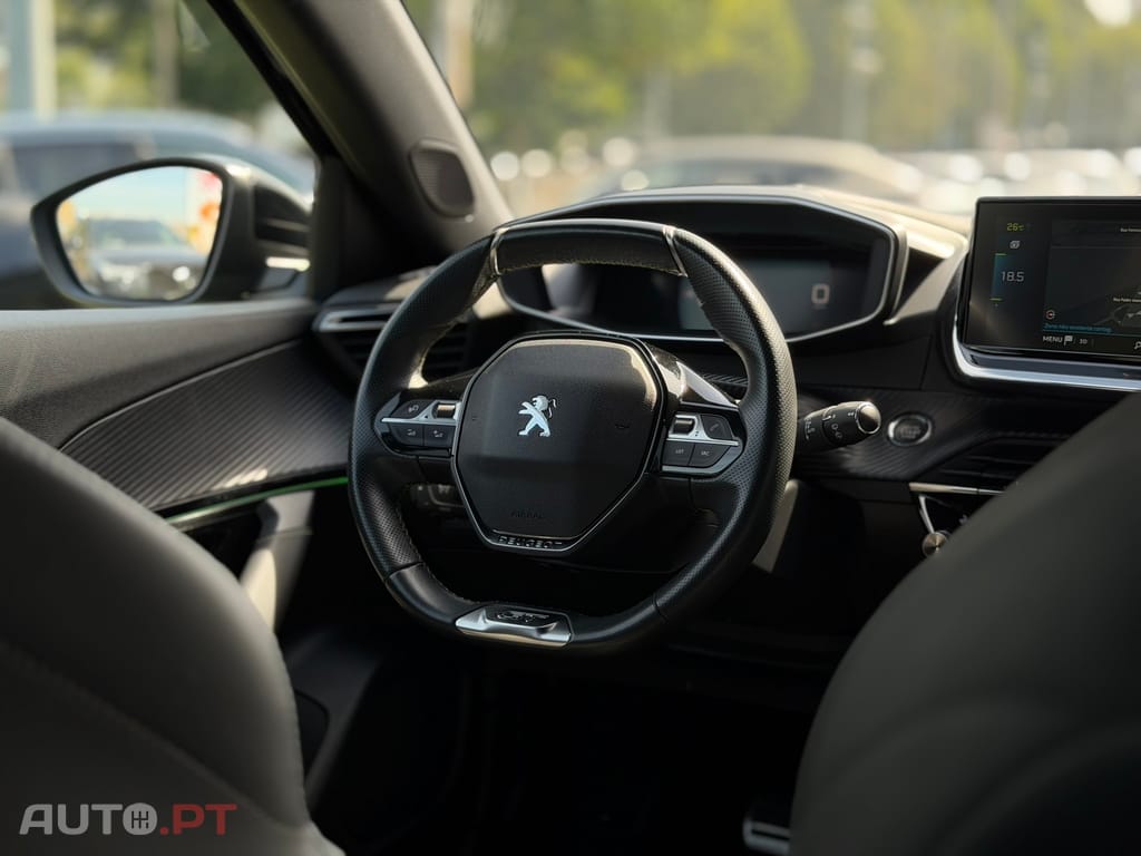 Peugeot E-2008 50 kWh GT