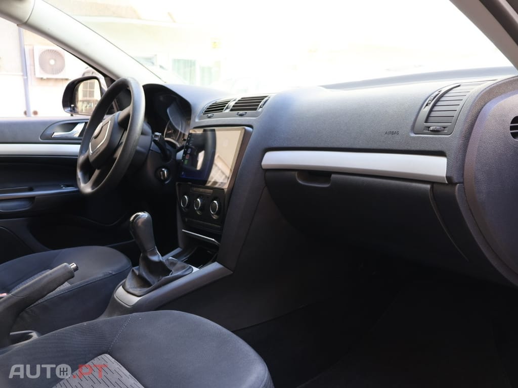 Skoda Octavia 1.6 TDi Greenline — fotografia 11