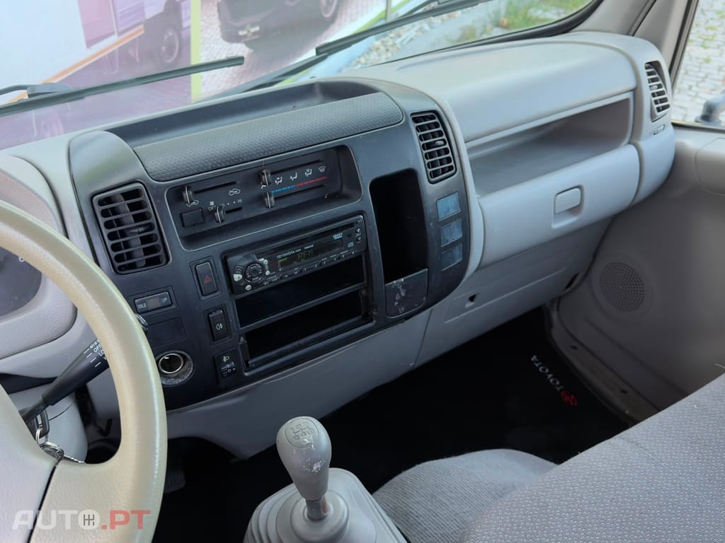Toyota Dyna 3.0 D4D BASCULA