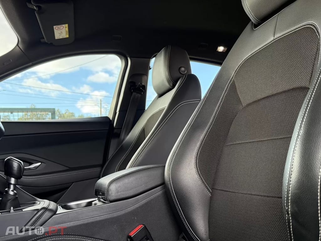 Jaguar E-Pace D150 AWD R-Dynamic