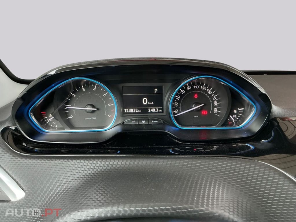 Peugeot 2008 1.2 PureTech Allure EAT6