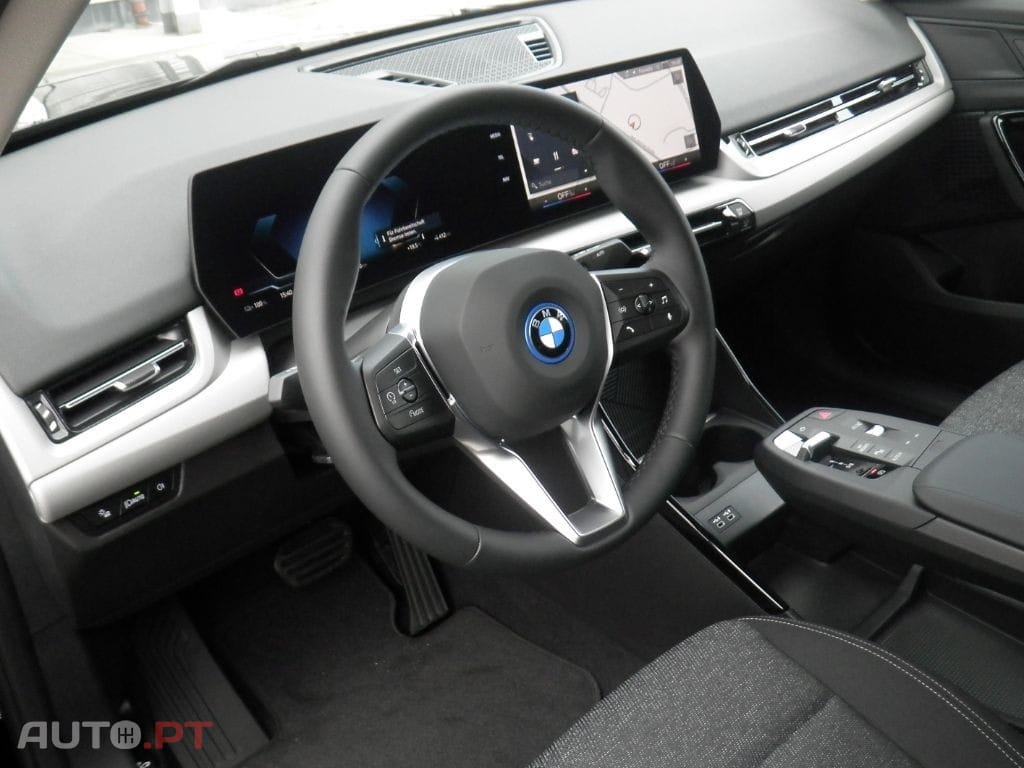 BMW iX2 xDrive30