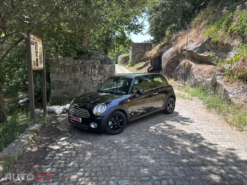 MINI Cooper Cooper D
