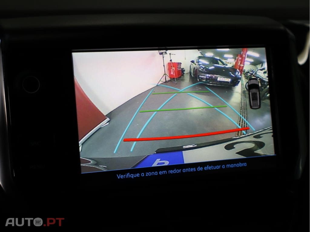 Peugeot 2008 Signature 1.5 BlueHDi 