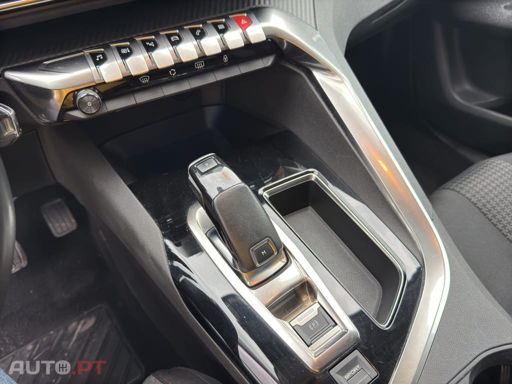 Peugeot 3008 PureTech 130 Stop & Start GPF EAT8 Active Business-Pack