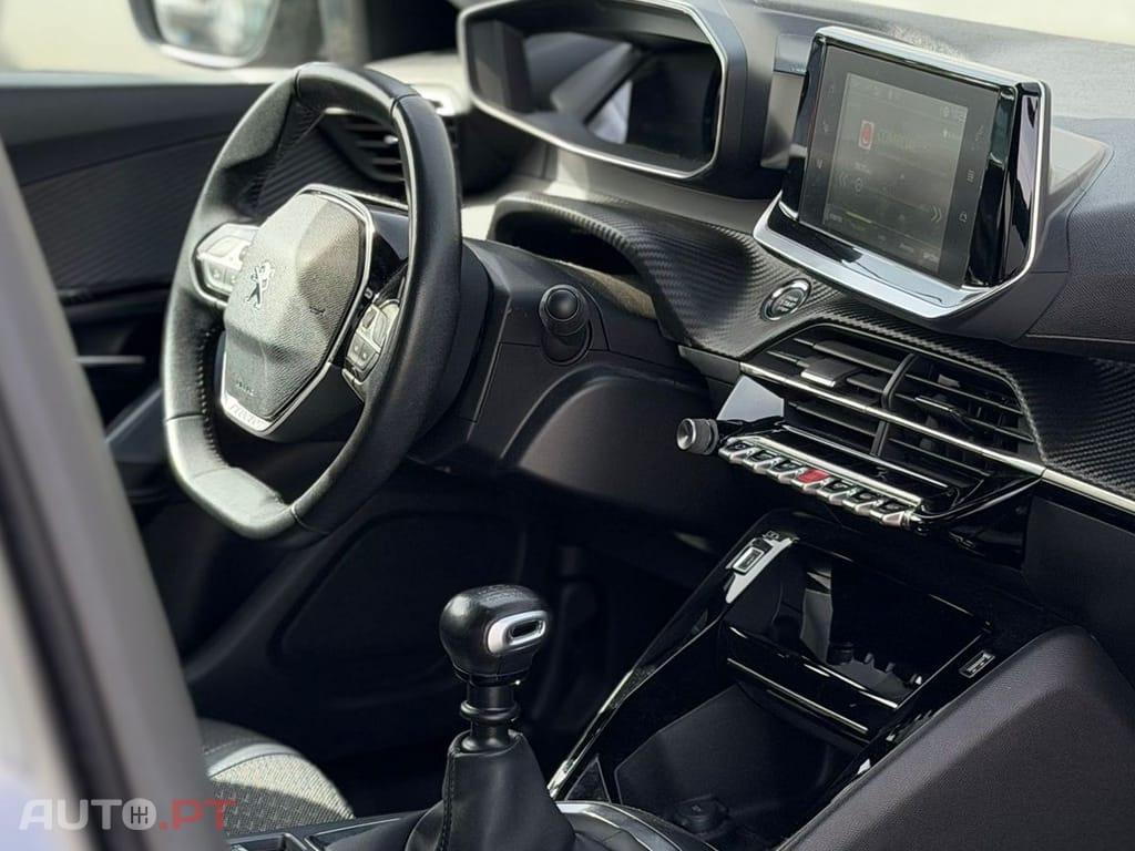 Peugeot 2008 1.2 PureTech Allure Pack