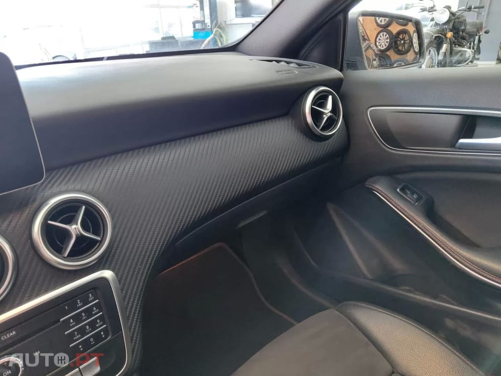 Mercedes-Benz A 180 d AMG Line