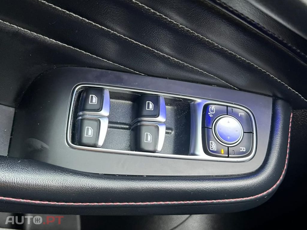 MG EHS PHEV Hybrid Luxury