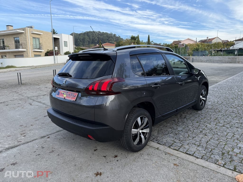 Peugeot 2008 1.2 PureTech Allure
