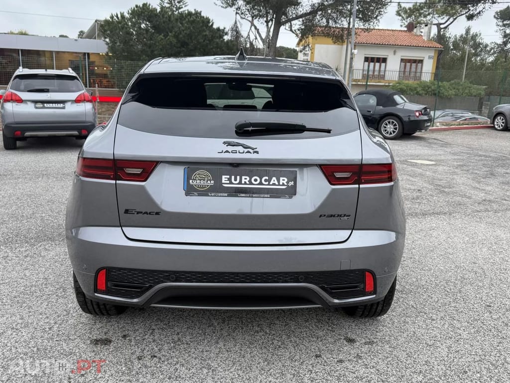 Jaguar E-Pace 1.5 P300e R-Dynamic SE AWD Aut. — fotografia 7