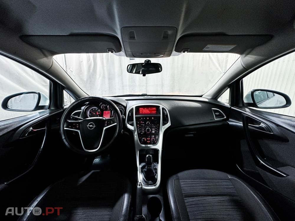 Opel Astra 1.6 CDTI Cosmo S/S J18
