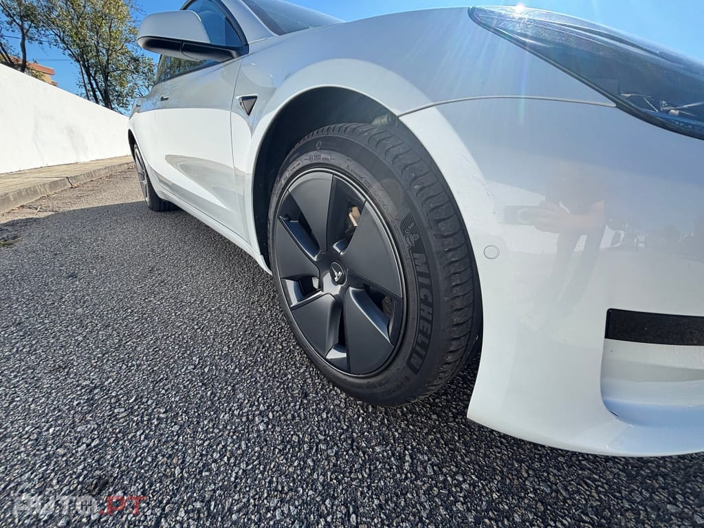 Tesla Model 3 Long-Range Dual Motor AWD