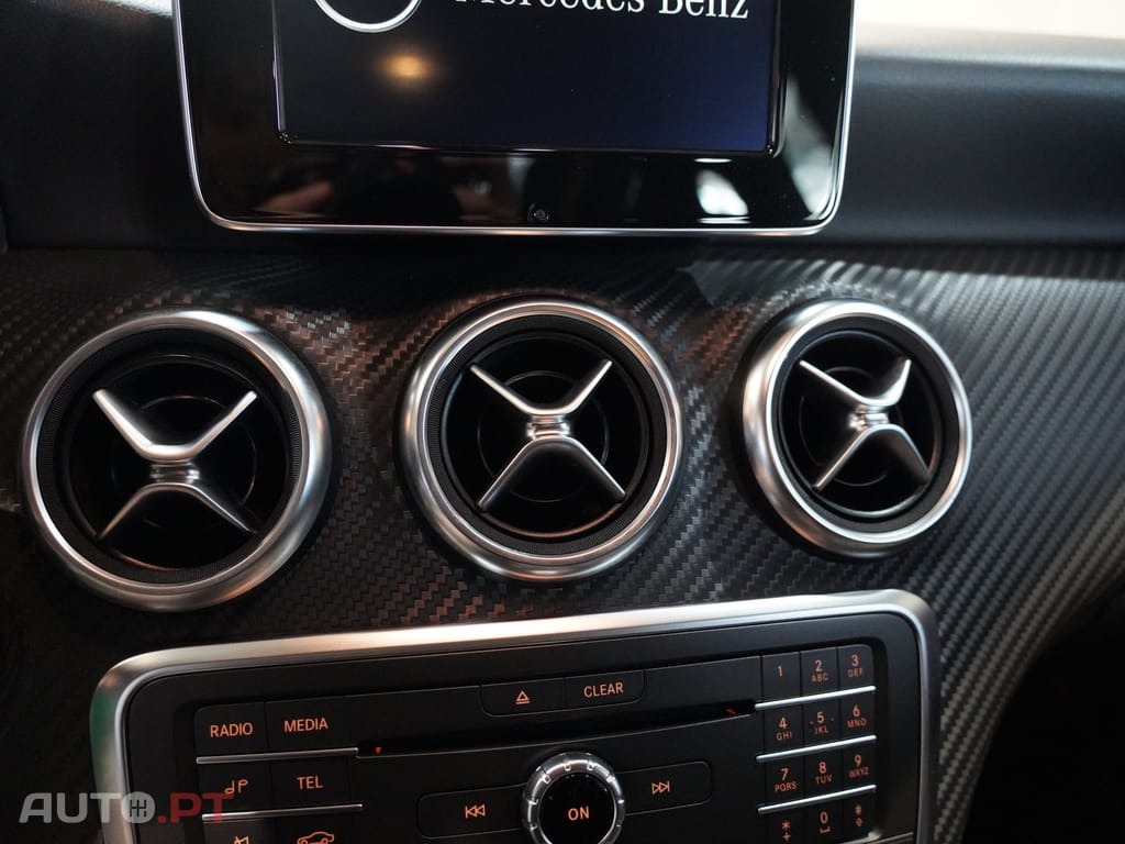Mercedes-Benz A 180 d AMG Line