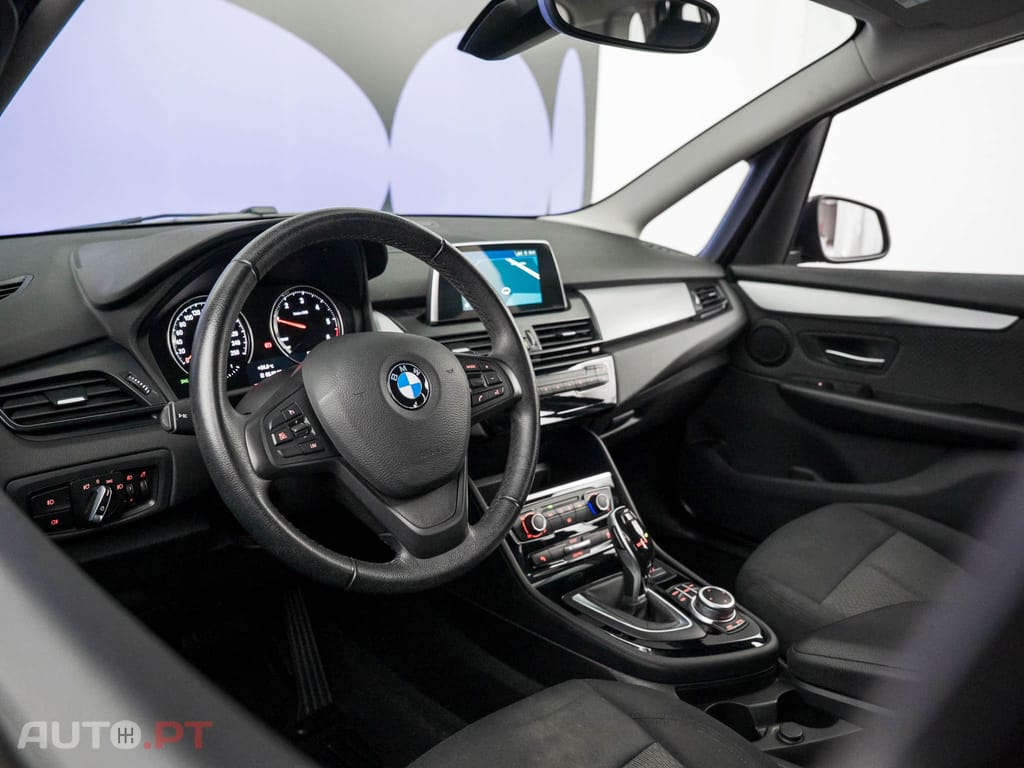BMW 216 d Auto