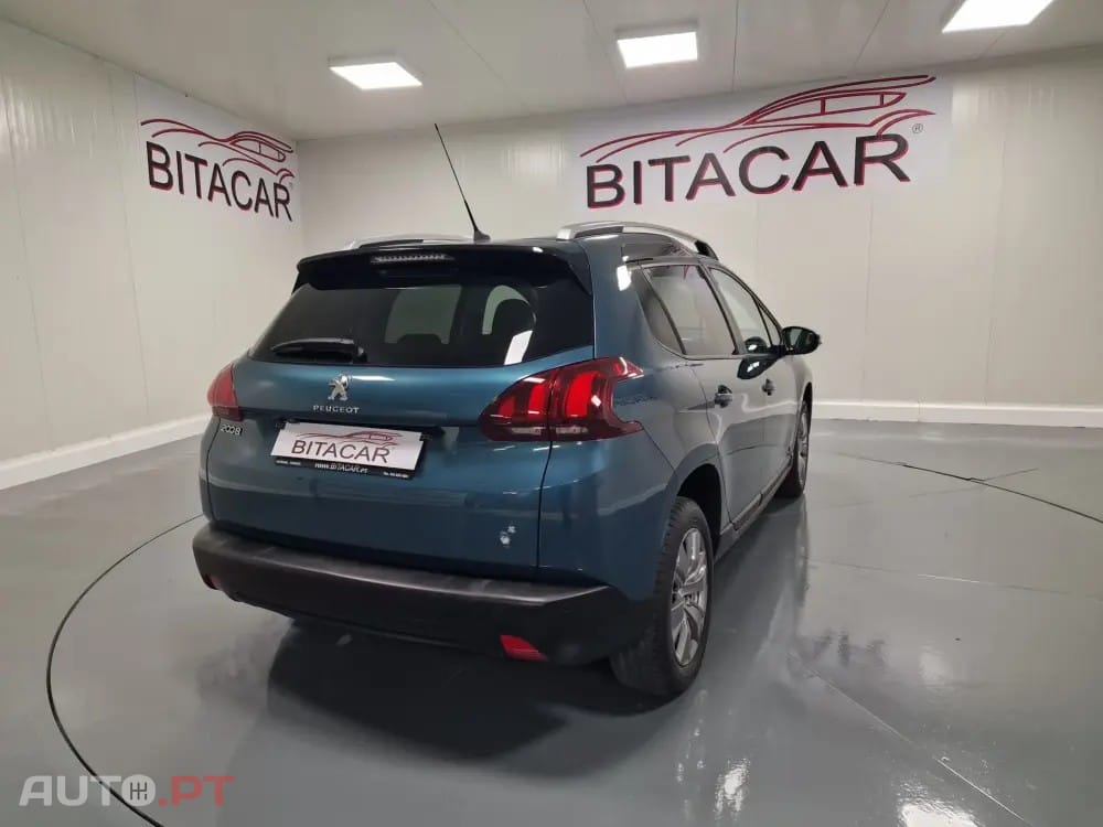 Peugeot 2008 1.2 PureTech Style