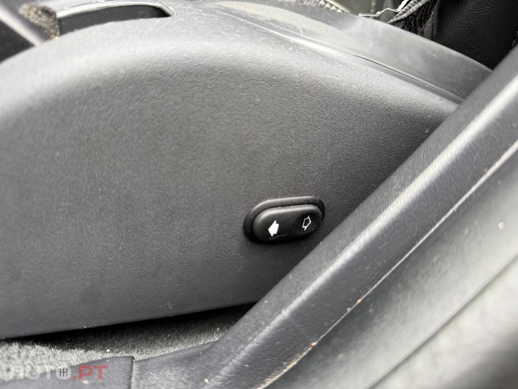 Volvo V60 2.0 D2 R-Design