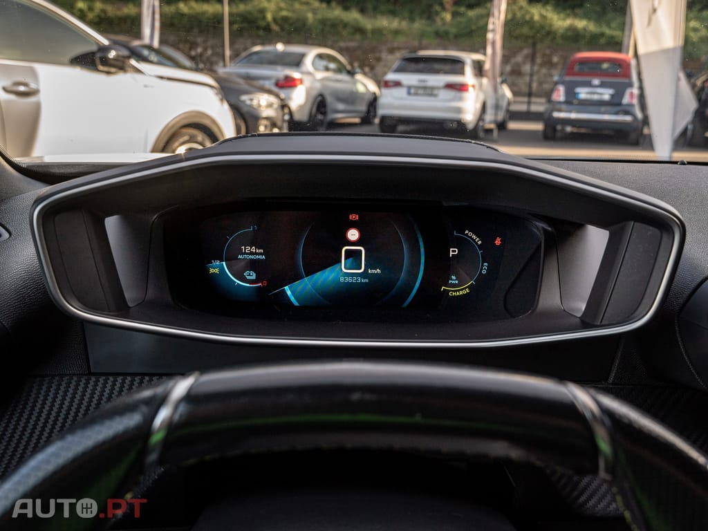 Peugeot E-2008 50 kWh GT